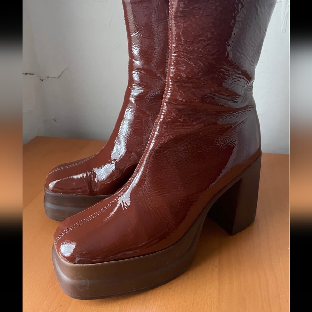 ISO: L'INTERVALLE Naplack Leather Heeled Boots In Cognac